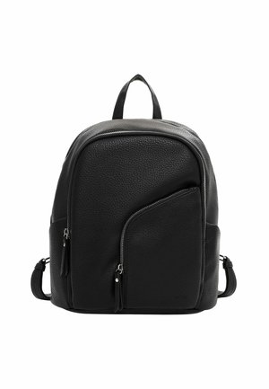 Kleine zwarte rugzak van getextureerd leer met voor- en zijzakken met ritssluiting en een bovenste draaghendel.