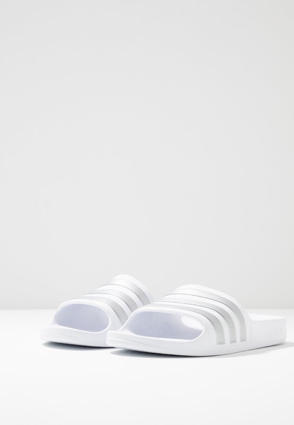 ADILETTE AQUA KIDS – Badesandale