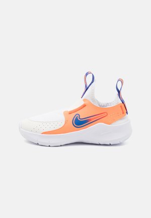 Nike Performance FLEX RUNNER 3 - Zapatillas running asfalto - white/astronomy blue/total orange/team orange