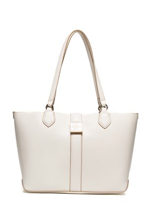Biała skórzana torba typu tote z podwójnymi paskami na ramię, centralnym pionowym paskiem z dekoracyjną klamrą i beżowymi akcentami przy krawędziach.