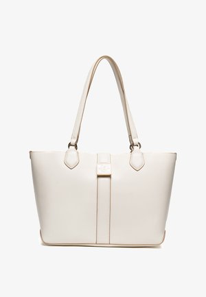 Biała skórzana torba typu tote z podwójnymi paskami na ramię, centralnym pionowym paskiem z dekoracyjną klamrą i beżowymi akcentami przy krawędziach.