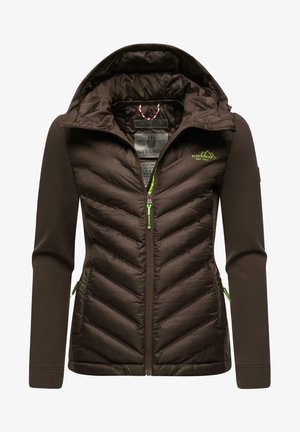 Giacca imbottita marrone con chiusura a zip e cappuccio. Presenta accenti verdi e una sezione superiore testurizzata con una sezione inferiore liscia.