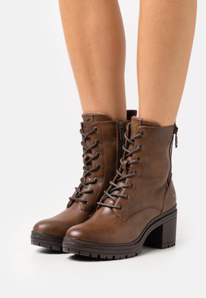 Mustang Botines con plataforma - brown