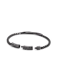 Zwart metalen armband met een gestructureerd kettingontwerp, voorzien van gebogen segmenten en duidelijke hexagonale accenten. Inclusief verstelbaar sluitmechanisme.