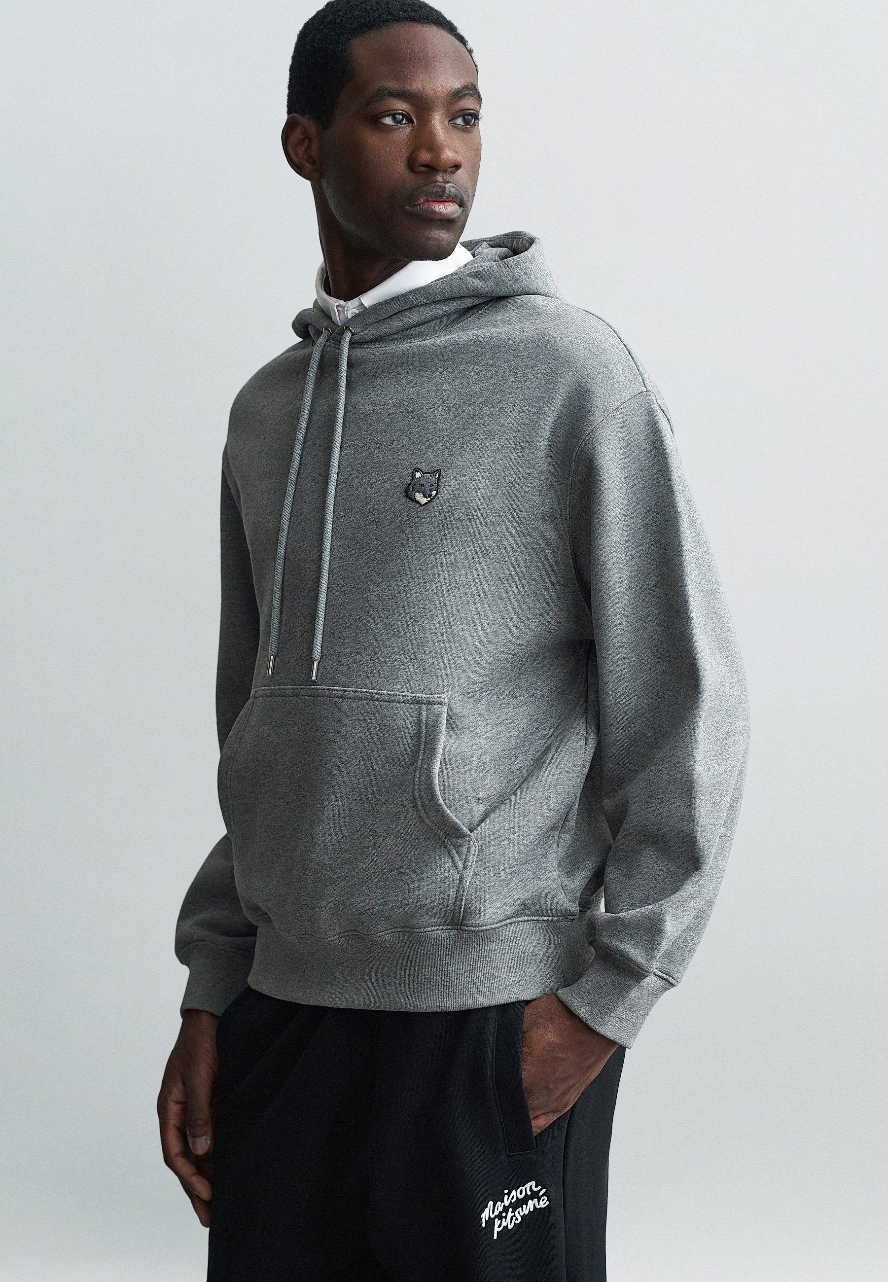 MAISON KITSUNE【FOX HEAD COMFORT HOODIE】 MAISON KITSUNÉ Fox Head Comfort Hoodie | PM00703KM0341-H131 | SVD USA