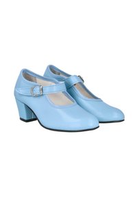 Zapatos de tacón de cuero azul claro con puntera redondeada, tira T y hebilla cuadrada. El tacón mide aproximadamente 5 cm, con una suela de goma texturizada.