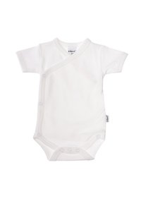 Weißer kurzärmeliger Body mit Wickeldesign, aus weichem Baumwollstoff gefertigt, mit Druckknöpfen am unteren Ende und einem kleinen Markenetikett an der Seite.