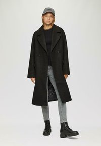 QS - Jeansy Slim Fit