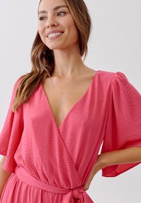 TUSSAH LOUISA MIDI  - Denné šaty - hot pink