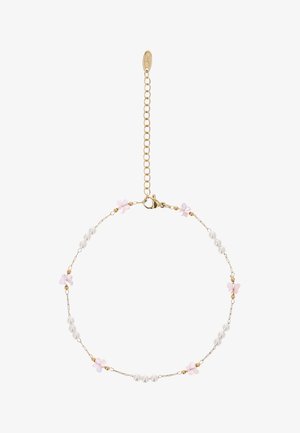 Delikatna bransoletka z cienkiego złotego łańcuszka z małymi białymi perłami i jasnoróżowymi motylkami, wyposażona w zapięcie typu karabińczyk i regulowany łańcuszek długości.