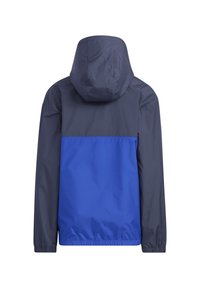 Chaqueta con capucha que presenta un diseño en bloques de color, con gris oscuro en la parte superior y azul vibrante en la mitad inferior. Fabricada con material ligero y resistente al agua.