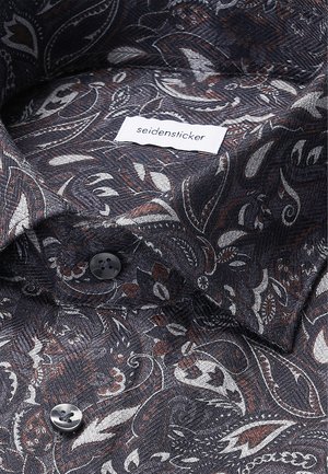 Dark patterned fabric with paisley design in grey and red hues. Features a collar, button detail, and a "seidensticker" label.