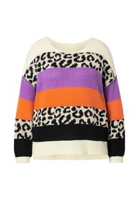 Strickpullover mit horizontalen Streifen in Creme, Lila, Orange und Schwarz, mit einem schwarzen Leopardenmuster im oberen Bereich.