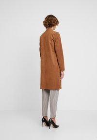Esprit Klassischer Mantel - brown