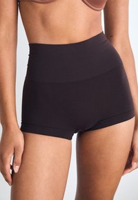 Spanx SPANXSHAPE™ EXTRAORDINARY BOYSHORT - Odjeća za oblikovanje - truffle brown