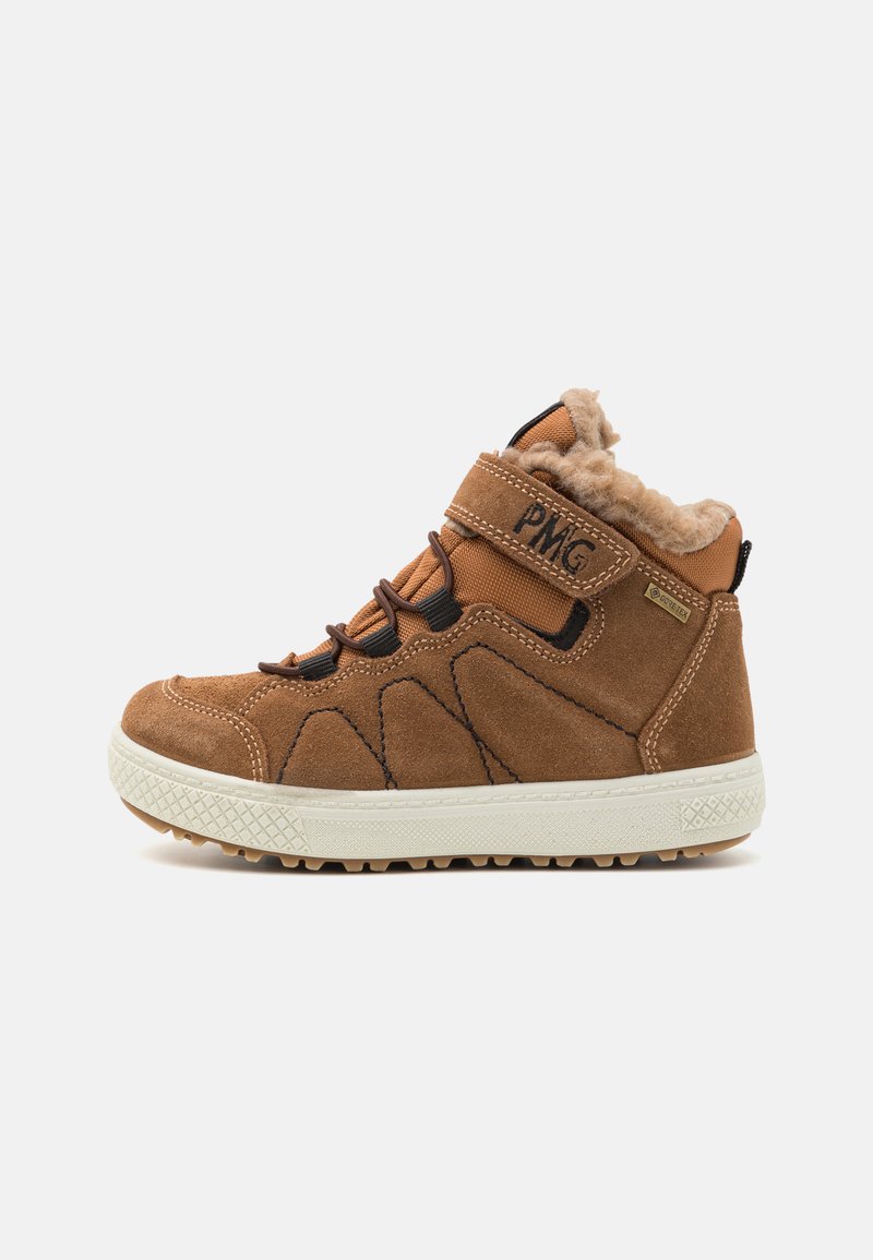 Brune suedé mid-top sneakers med faux fur-krage, sorte snørebånd og teksturert kremfarget såle. Har PMG-merke og en vanntett etikett.