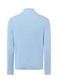 Hellblauer Strickpullover, gerippte Textur, hoher Kragen, lange Ärmel, einfarbig, minimalistisch designt, glatter Saum und Manschetten.