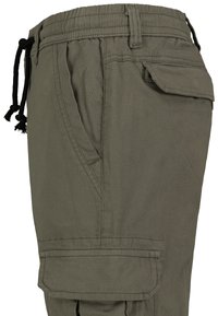 Cargo-Hosen aus olivgrünem Stoff mit einem elastischen Bund, Zugbandakzent, Seitentaschen und einer Utility-Tasche. Strukturierte Oberfläche.