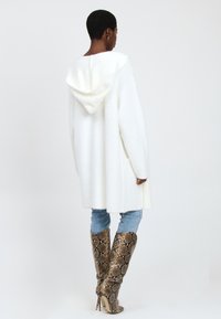 INFLUENCER Abrigo de invierno - milk