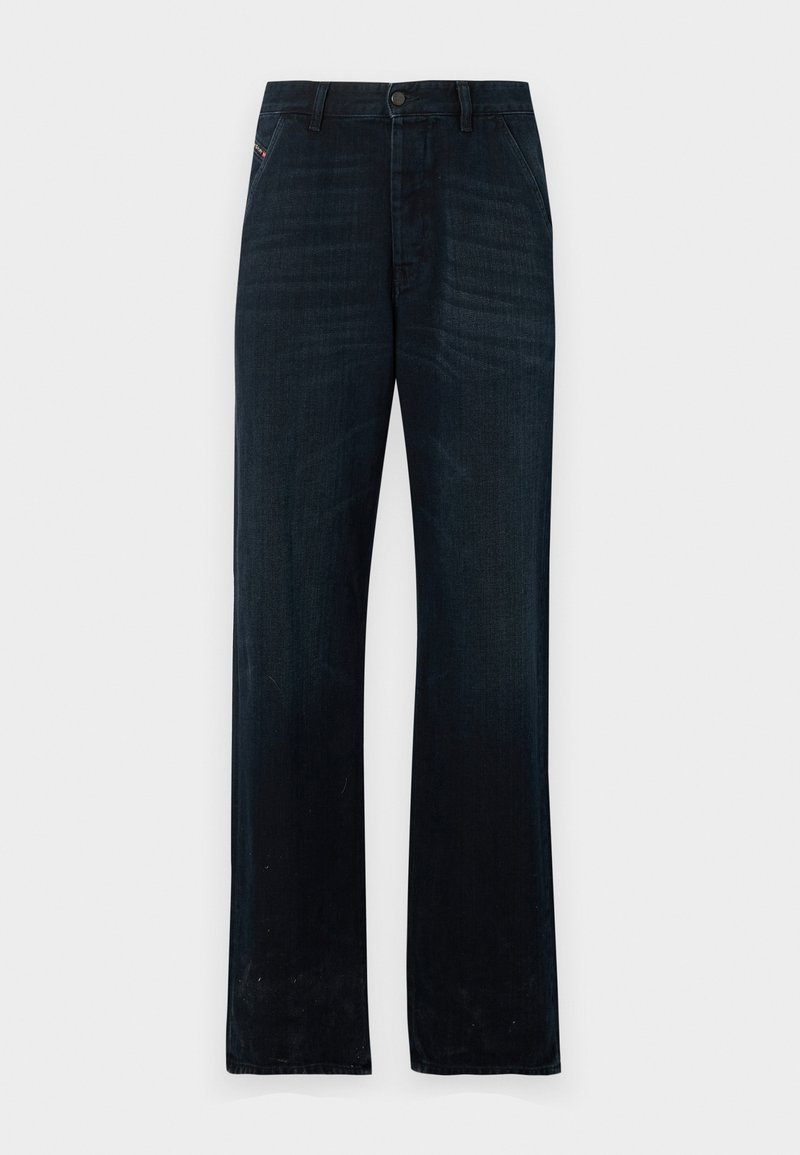 Pantalones de mezclilla azul oscuro, con un diseño de pierna recta, que cuentan con un cierre frontal de botón y cinturilla estrecha. Desgastado sutil cerca de los dobladillos.