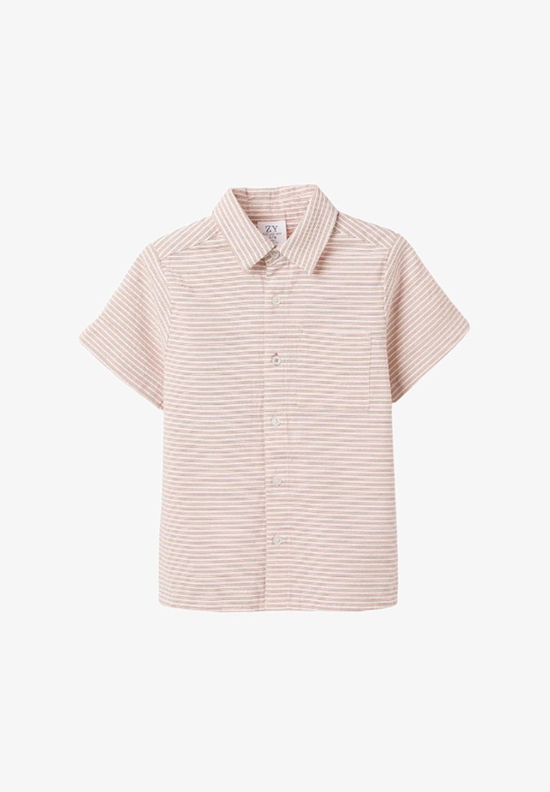 Camicia a maniche corte con bottoni di color rosa chiaro con righe bianche. Presenta un colletto e una tasca sul petto sinistro. Realizzata in tessuto testurizzato.