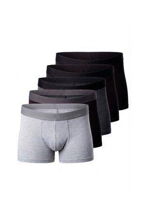 Fünf Herrenboxershorts in einem Farbverlauf von Hellgrau bis Schwarz, gestaffelt auf weißem Hintergrund angeordnet.