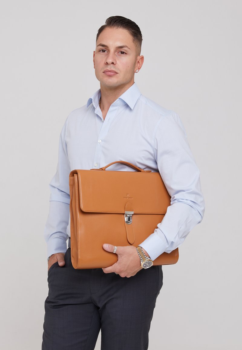 Indian Cobbler Briefcase brown/light brown Zalando