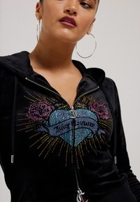 Juicy Couture SACRED HEART ROBERTSON HOODIE - Jakna od flisa - black