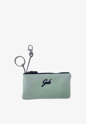 Piccola pochette in pelle verde chiaro con trama, con cerniera nera e anello portachiavi e moschettone in metallo, con logo "Gabs" in filo nero.