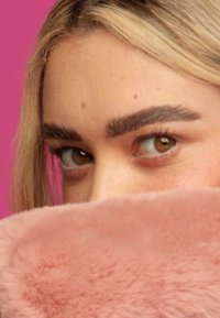 NYX Professional Makeup BOLD EYE CONTACT SET MIT ON THE RISE LIFTSCARA UND THICK IT. STICK IT! BROW MASCARA - Make-upset - brunette