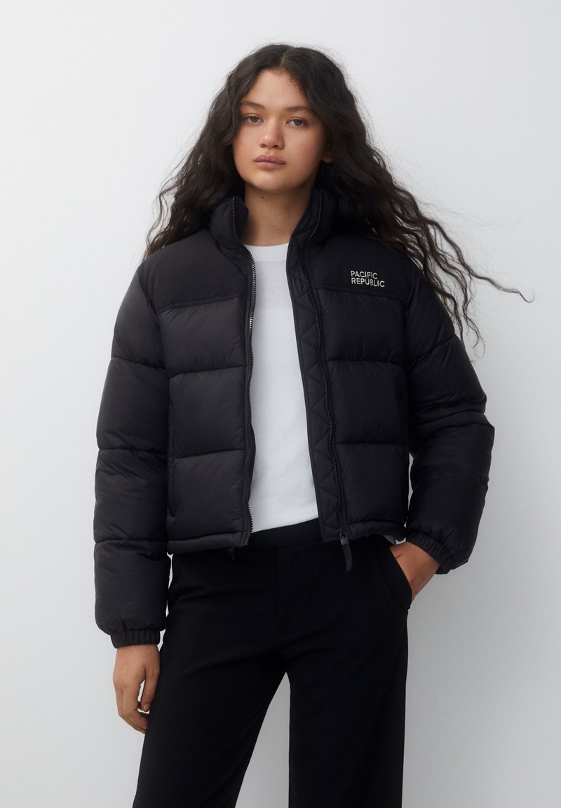PULL&BEAR Winter jacket black Zalando.de