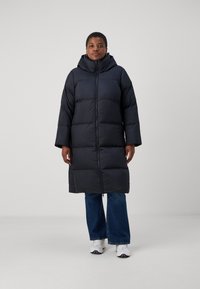 Tommy Hilfiger Curve CASUAL HOOD COAT - Dunkåpe / -frakk - desert sky