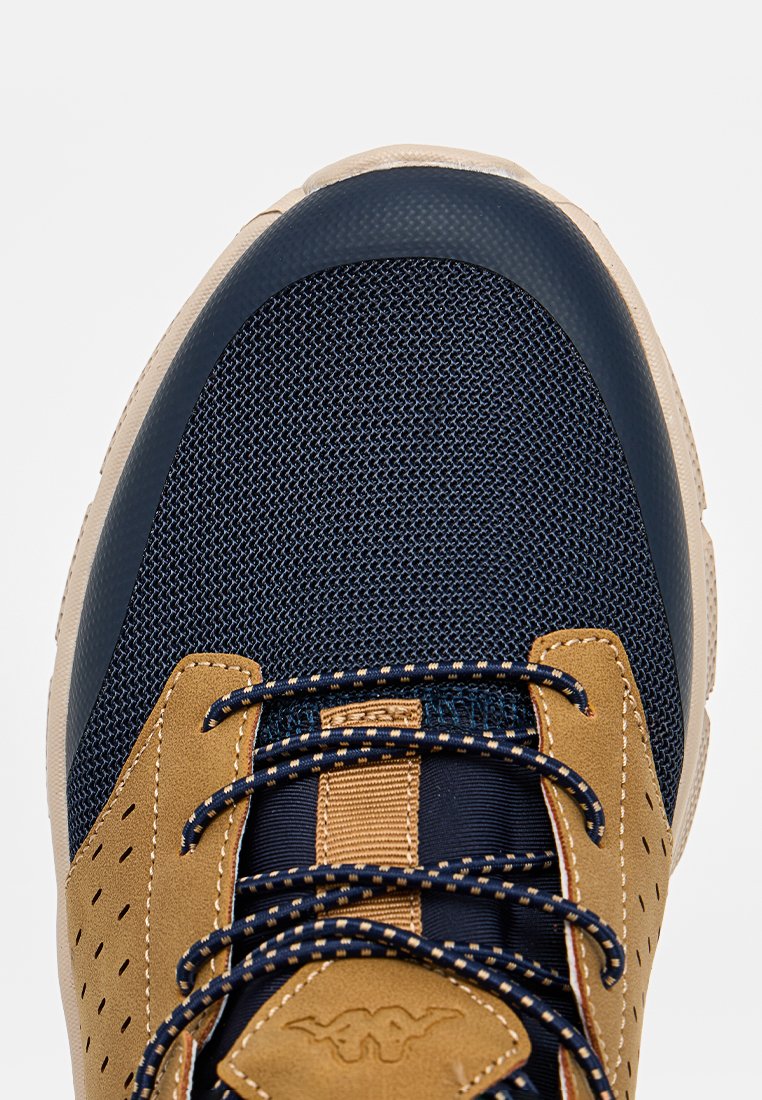 Sneaker low