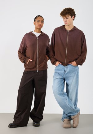 - Bluza rozpinana