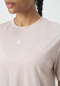 Jordan DIAMOND - T-shirt de sport - particle beige