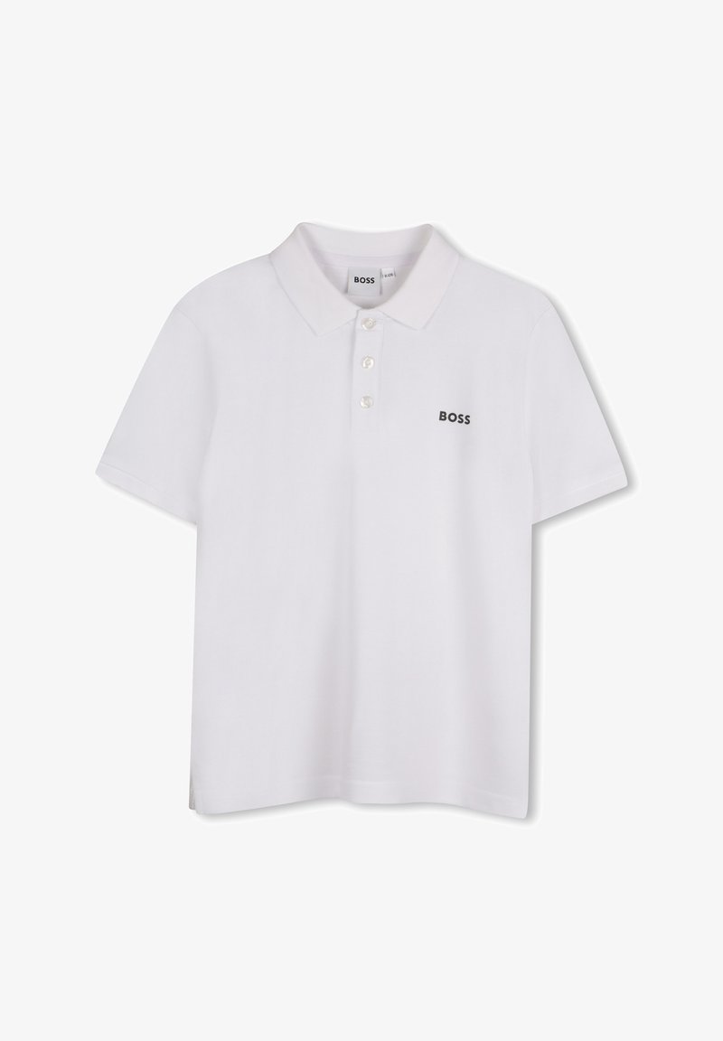 Polo blanc en coton, doté d'un col, d'une fermeture à trois boutons et d'un petit logo noir "BOSS" sur la poitrine gauche.