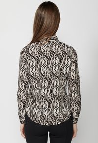 Koroshi LONG SLEEVE - Blúzka so zapínaním na gombíky - marrón