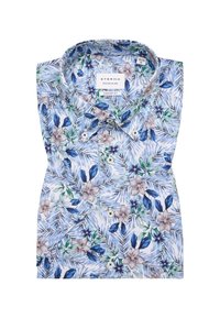 Camicia a maniche corte con un motivo floreale azzurro chiaro che presenta foglie verdi, fiori beige e bottoni bianchi; design comfort fit.