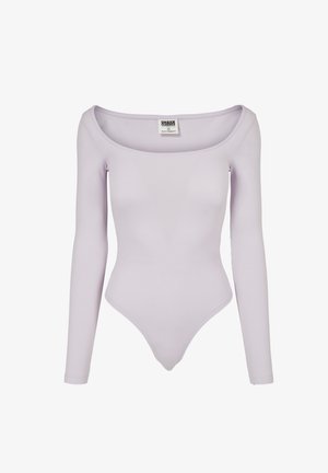 Világos lila, hosszú ujjú body, off-the-shoulder kivágással, sima, rugalmas anyagból készült, testhezálló fazonnal és minimális díszítéssel.