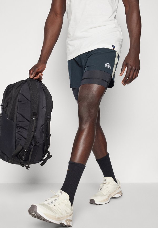 KEEP THE PACE - Sports shorts - anthracite4