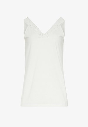 Wit mouwloos topje met een V-hals afgezet met kant en brede schouderbanden, afgebeeld tegen een effen achtergrond.