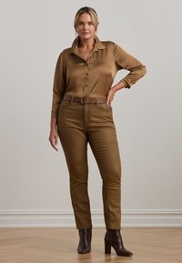 Lauren Ralph Lauren Woman CLASSIC - Blusa com botões - honey tan