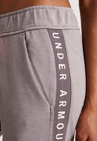 Under Armour Träningsbyxor - taupe