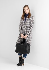 Kidzroom CARE DIAPERBAG - Skötväska - black