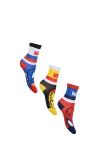 Trois paires de chaussettes colorées avec des motifs de super-héros. Comprend des rayures rouges, bleues et noires, ainsi que des designs de personnages de bande dessinée sur chaque chaussette.