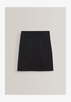 Czarna mini spódnica wykonana z gładkiego materiału. Posiada prosty, dopasowany fason z płaskim pasem i bez widocznych ozdób.
