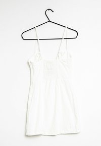 Bershka Vapaa-ajan mekko - white