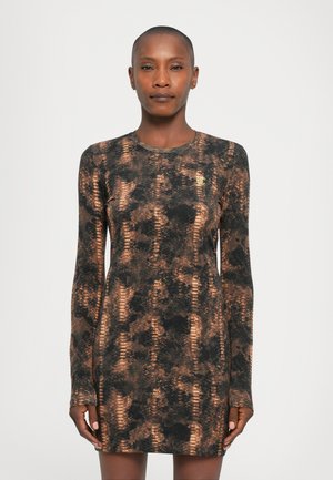 PRINTED ALLOVER - Haljina od žerseja - brunette