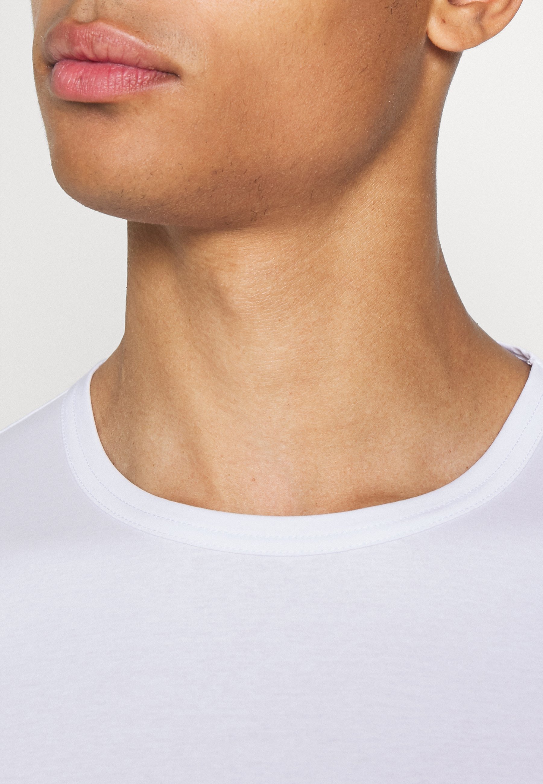 Men OLAF - Basic T-shirt Men OLAF - Basic T-shirt
