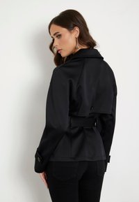 Guess Blazer - schwarz